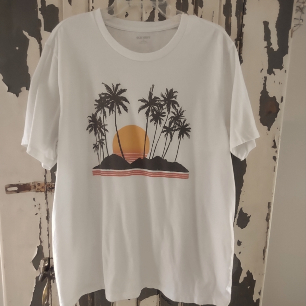 XL PALM TREES AND SUNSET SHORT SLEEVED TEE BY OLD NAVY